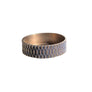 Des détails incoryables de gravure pour cette beauty ring Ridge.