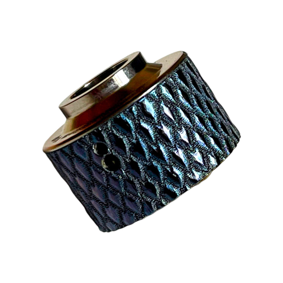 Overview of the handmade haku venna heritage blue scales relief vh 9 Relief engraving Engraved in France