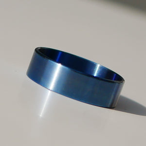 Beauty Ring Wowsers 22/24 blue anodized Titanium on DivaVap made in France by Laser Custom World